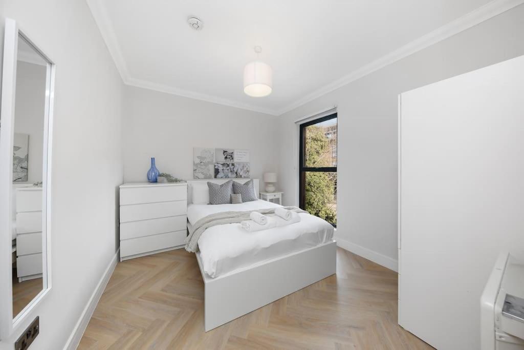 Pleasing 2Bed Flat 10Min To Wimbledon Tennis Court London Exterior foto
